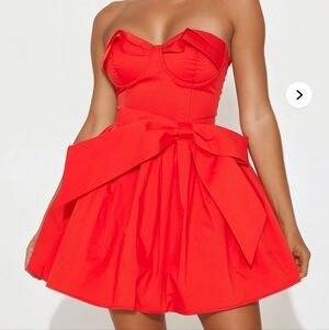 Elegant Red Strapless Dress